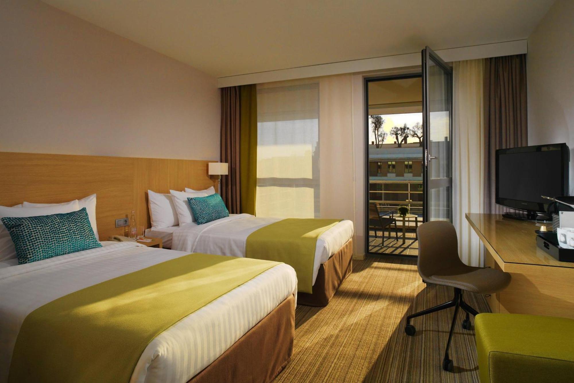 Courtyard By Marriott Montpellier Hotel Exterior foto